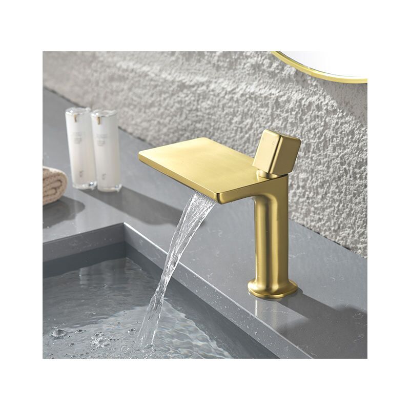 Luxury-Waterfall-Basin-Faucet-Gold-Single-Lever.jpg